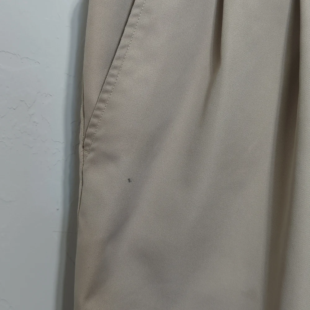IZOD Golf Shorts Size 40